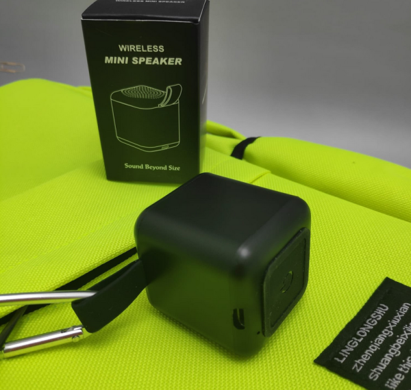 Стерео колонка - брелок Slaigo mini, TWS, Bluetooth (идеальный звук в миниатюре)